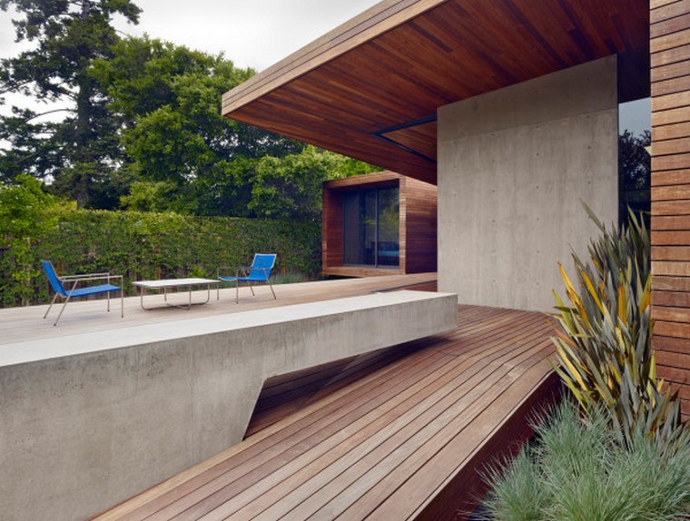 The Bal House is an existing midcentury ranch house in California’s Menlo Park that was renovated and had a single-story addition added to it. A retired couple hired Terry & Terry Architecture to open up the interior and create a light-filled extension.