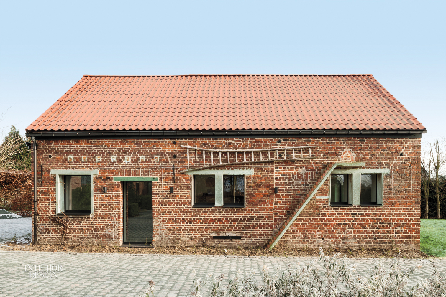 2 Reimagines an 18th-Century Stable as a Home Office