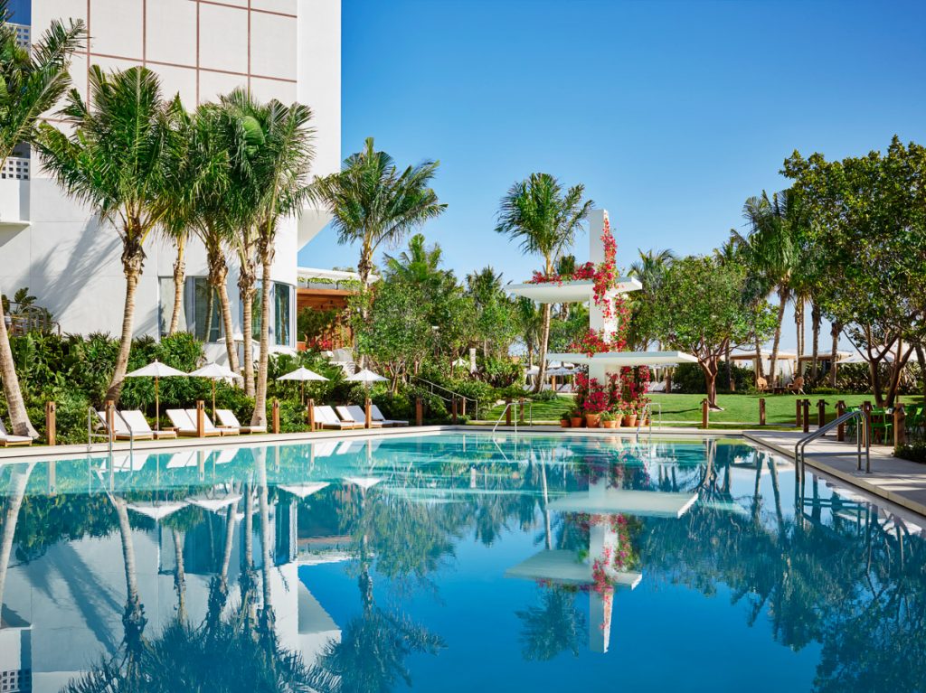 Essential Home | Discover a fantastic Mid-Century Hotel in Miami Beach