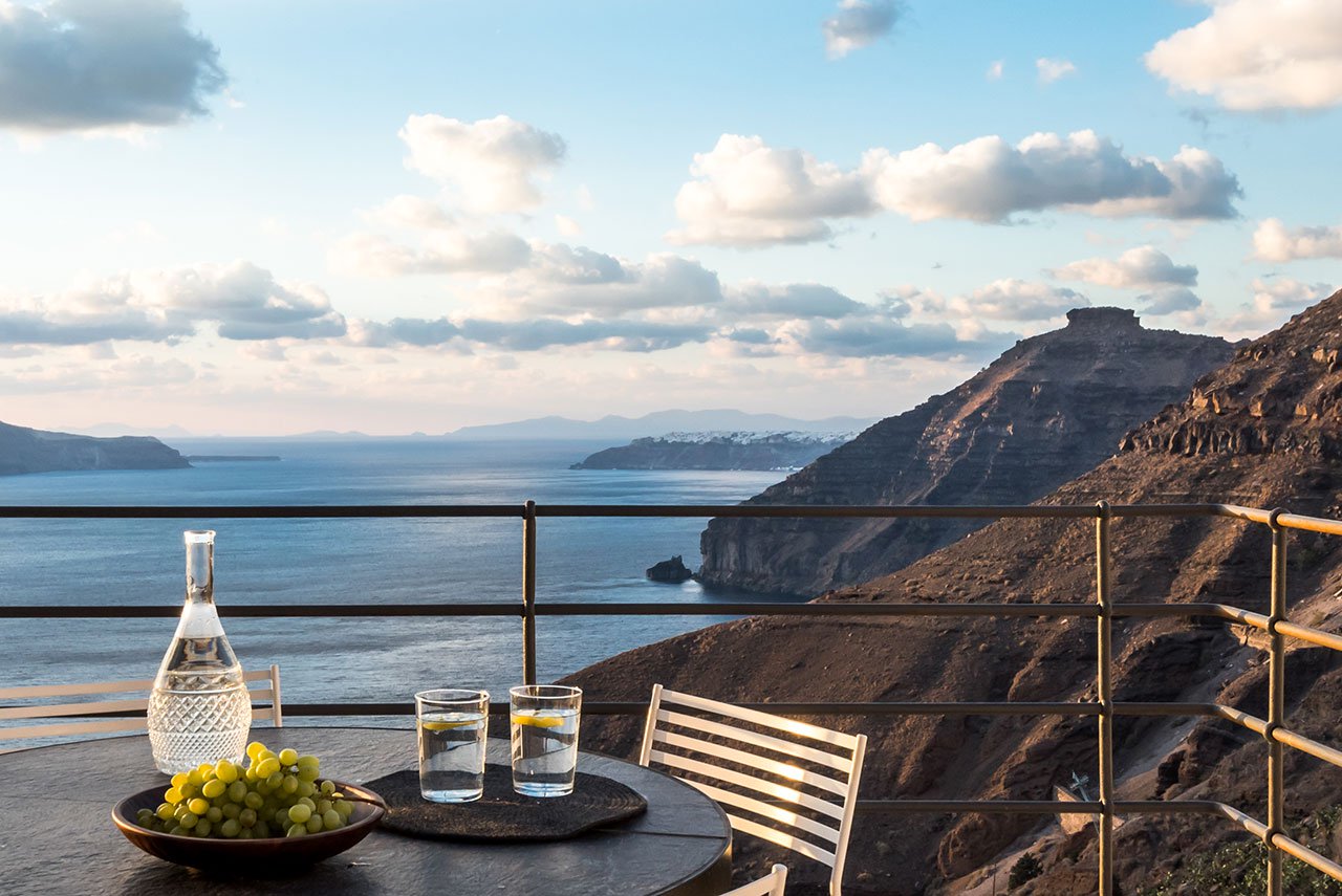 A Luxury Hotel in Santorini Revamped by Interior Design Laboratorium