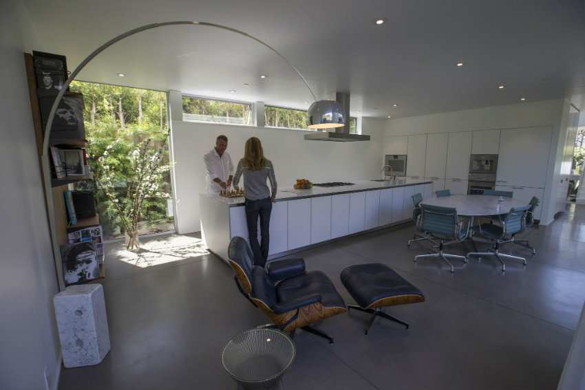 Get this Effortless Mid-century Modern Furniture