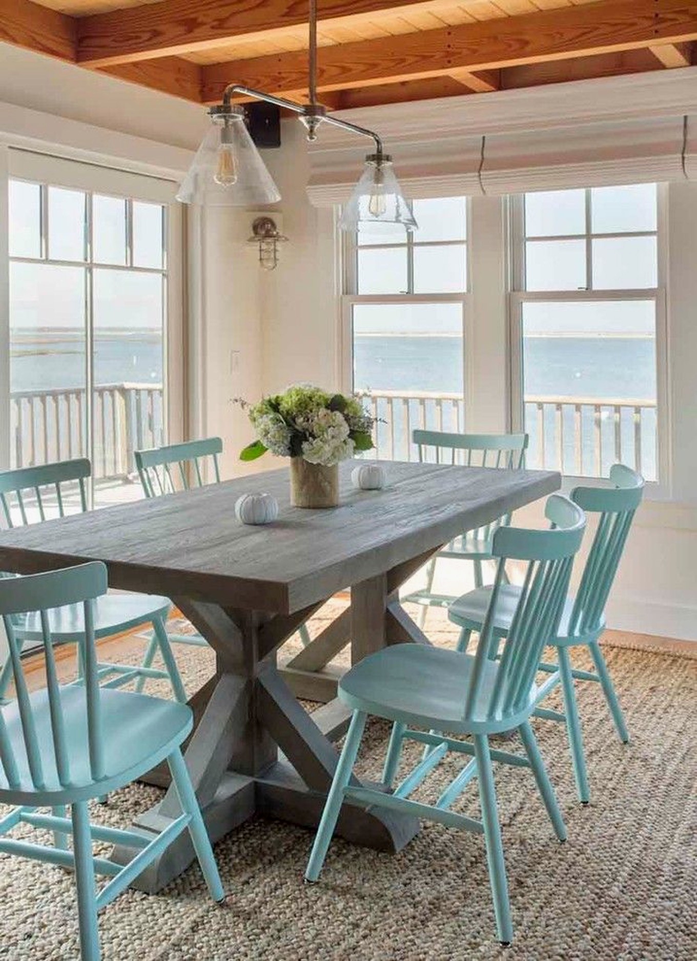 9 Beach House Decor Ideas to Make You Dream About Springtime