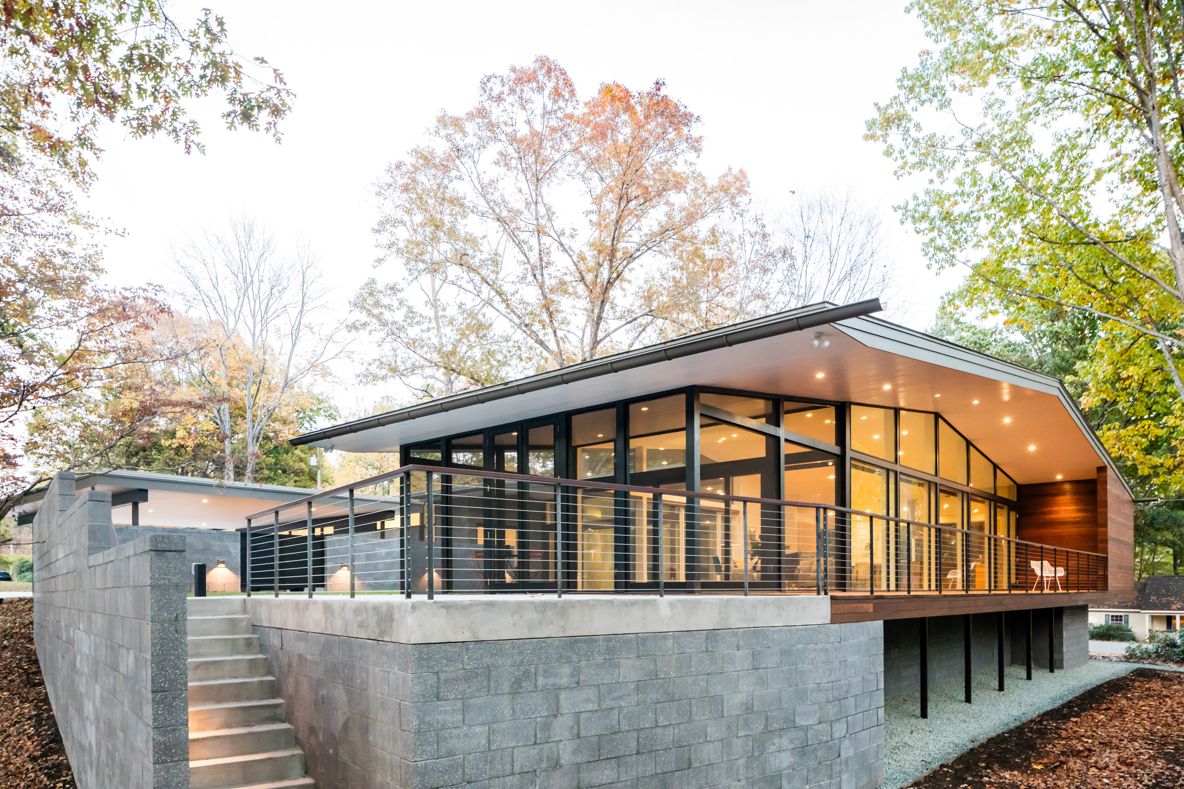 This House in North Carolina was Inspired by Mid-Century Architecture_4