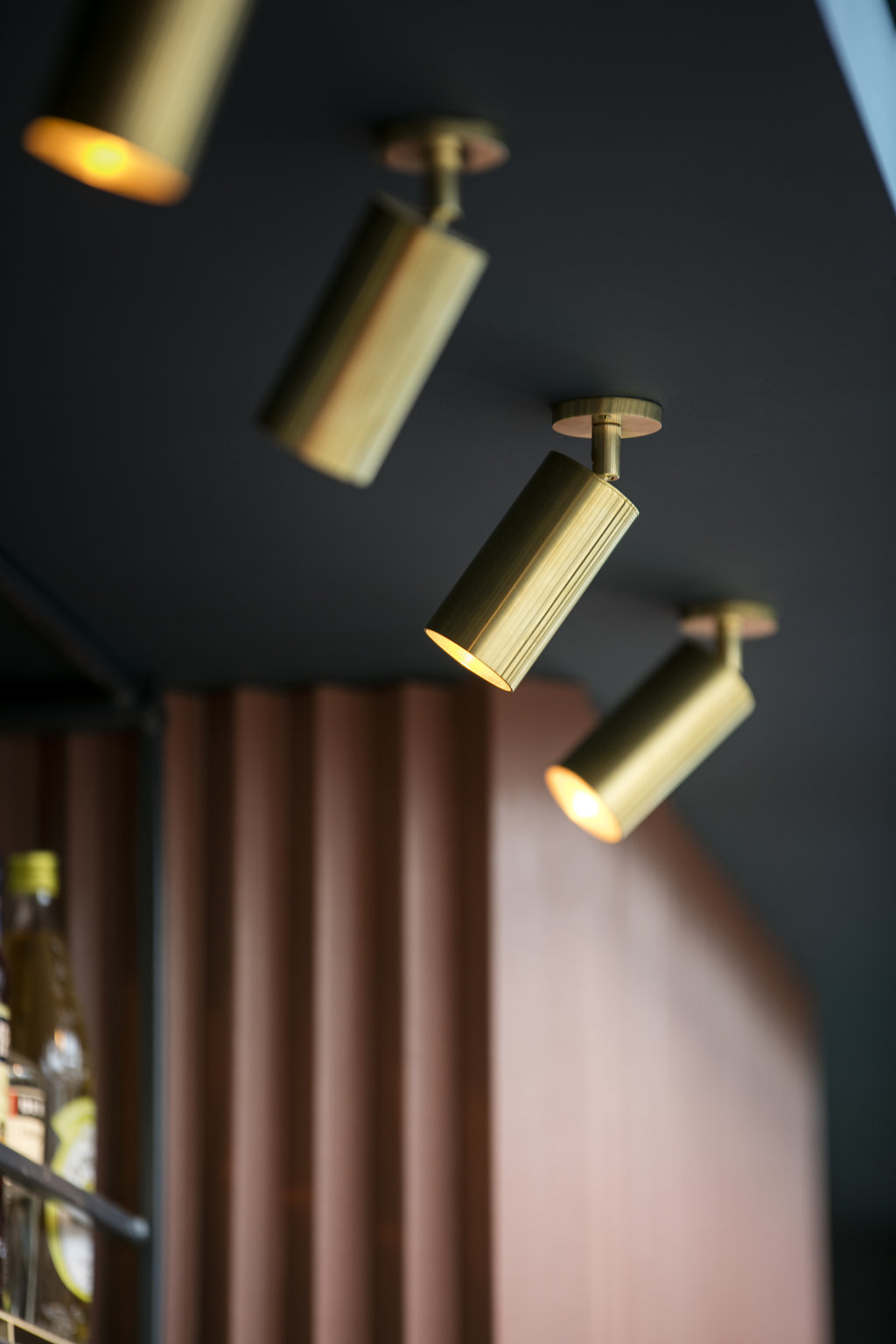 Mid-Century Lamps You Can't Miss According to INTERIOR DESIGN +