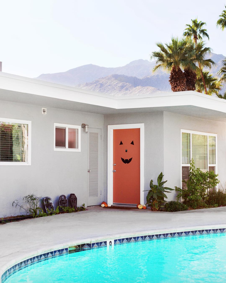 How to Decorate for Halloween If You're a Mid-Century Lover_1