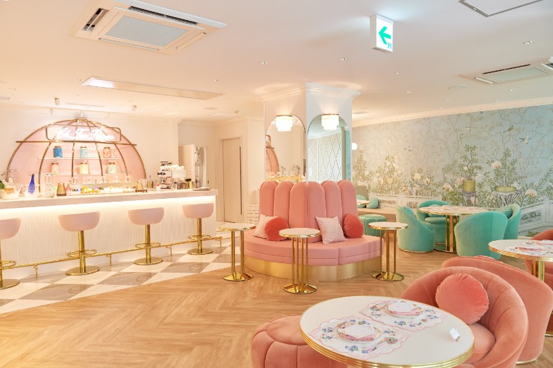 This Tea Room in Kobe, Japan Is What Your Dreams Are Made Of_7
