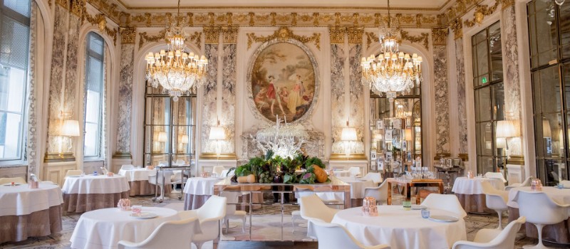 Top 8 Luxury Hotels In Paris You'll Fall In Love With In Seconds