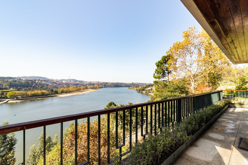 Covet Valley A New Mid-Century House For All Design Lovers_1