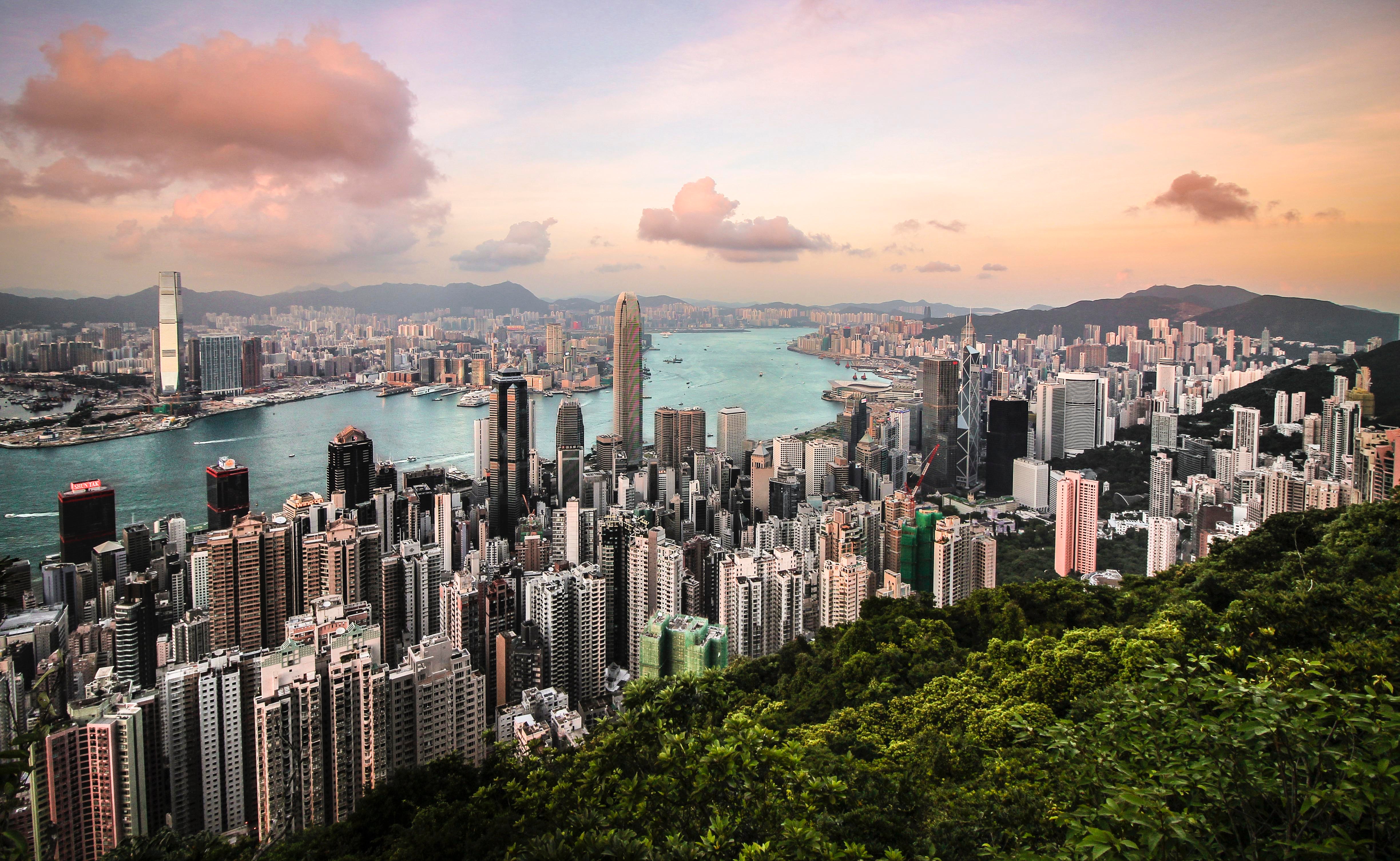 Essential Home Tours the World: Eastern Chapter