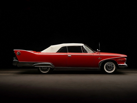 10 ICONIC AND CLASSIC VINTAGE CARS