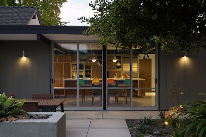 Bringing Mid-century Modern style to a Silicon Valley Home_1407 mid-century modern Bringing Mid-century Modern style to a Silicon Valley Home Bringing Mid century Modern style to a Silicon Valley Home 1407
