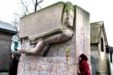Woman-kissing-the-grave-o-003 paris Maison &#038; Objet: Top 10 things to do in Paris Woman kissing the grave o 003