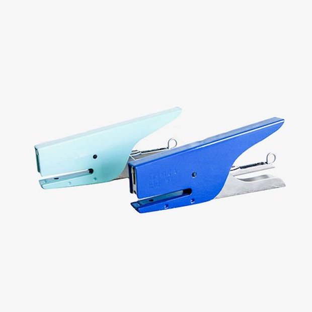 back-to-school-essentials-youll-definitely-have-staplers essentials Back-to-School Essentials You’ll Definitely Have Back to School Essentials Youll Definitely Have Staplers