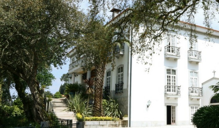 Right in the heart of the most unique and vibrant Portuguese city, Oporto, is Covet House a living celebration of designthat offers you a unique and absolutely memorable experience, surrounded by classic luxury and contemporary comfort. Covet House COVET HOUSE IN PORTO Image1 2