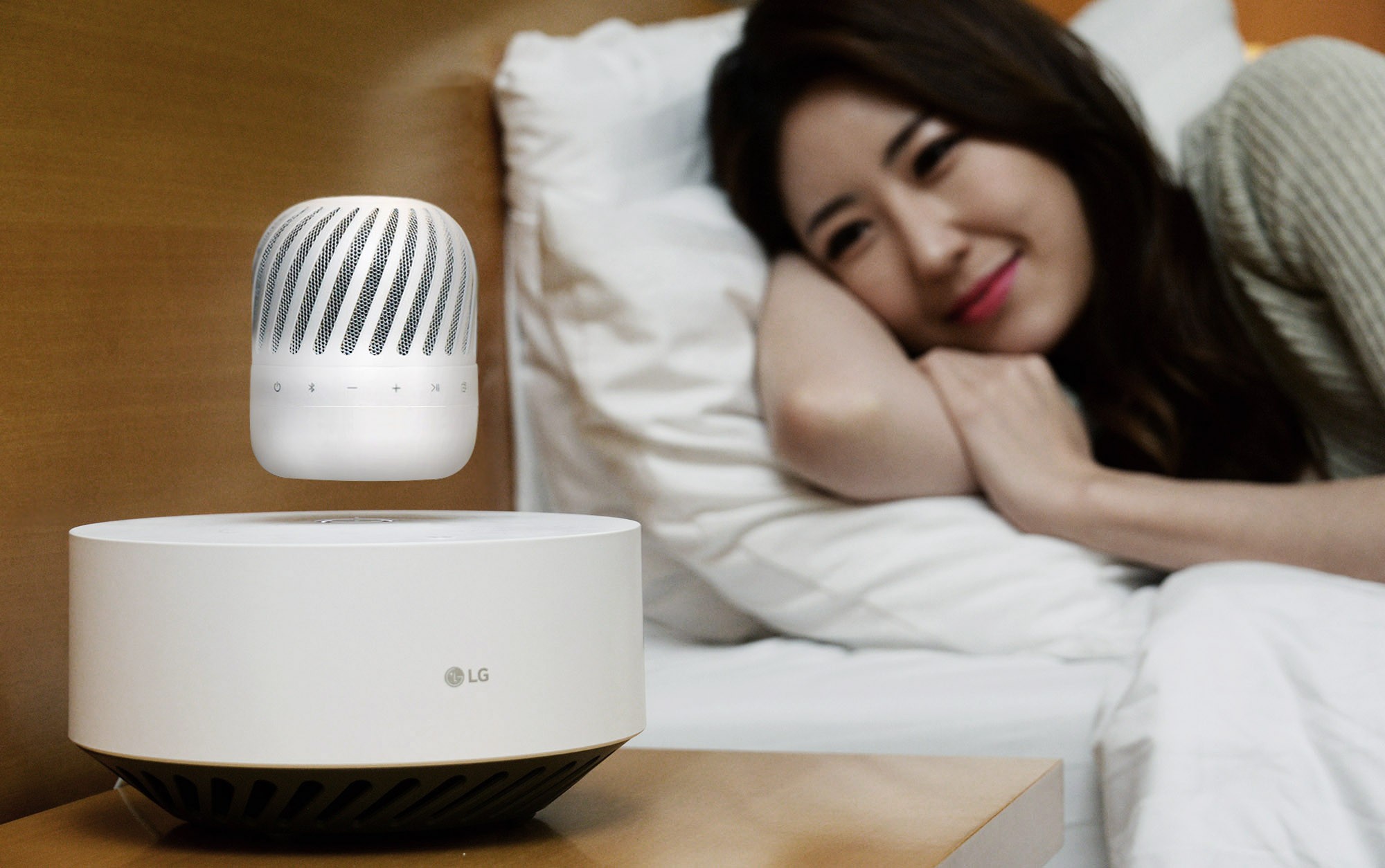 LG presents column that is "suspended in the air" column LG presents column that is &#8220;suspended in the air&#8221; LG Levitating Portable Speaker Lifestyle