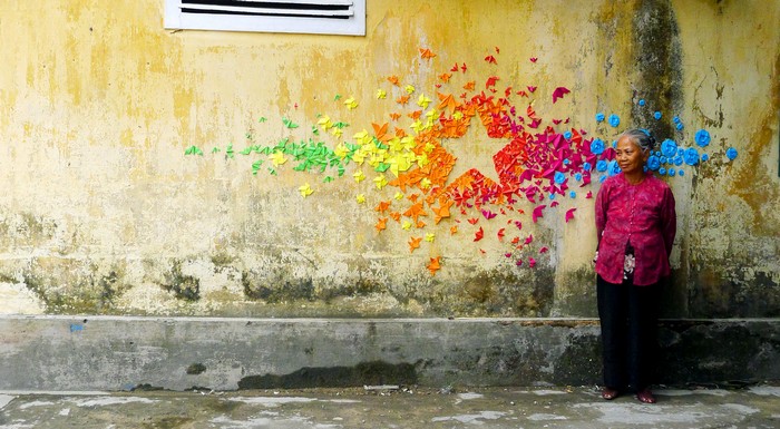Street art: French artist colors the cities with origamis street art Street art: French artist colors the cities with origamis Street art French artist colors the cities with origamis 3