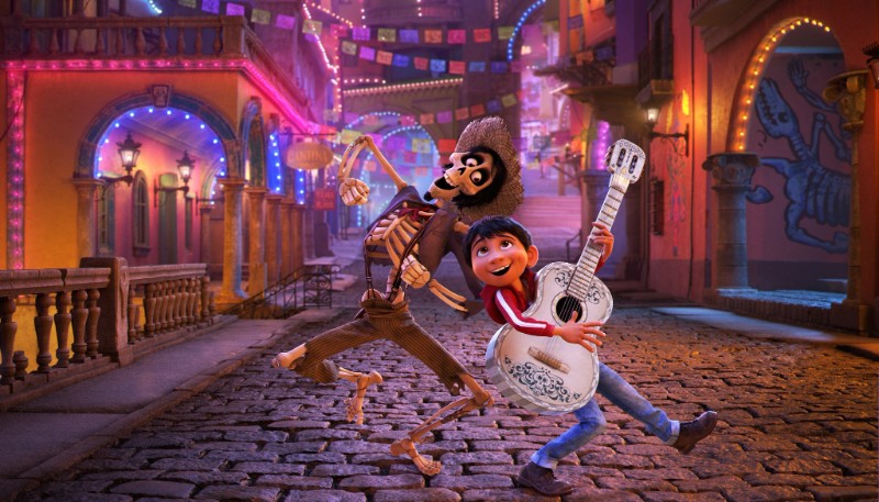 The Best Family Movies to Watch with the One's You Love Most! coco Best Family Movies The Best Family Movies to Watch with the One&#8217;s You Love Most! The Best Family Movies to Watch with the Ones You Love Most coco