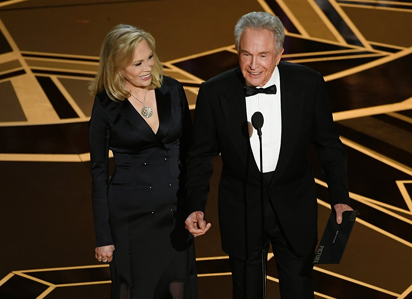 Oscars 2018- Our 10 Favorite Moments from Last Night_4 oscars 2018 Oscars 2018: Our 10 Favorite Moments from Last Night Oscars 2018 Our 10 Favorite Moments from Last Night 5