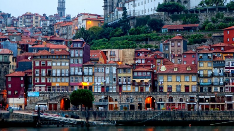 10 Things to do in Porto Guaranteed to Make You Fall in Love with It! things to do in porto 10 Things to do in Porto Guaranteed to Make You Fall in Love with It! ribeira porto innapartments 3 1024x576
