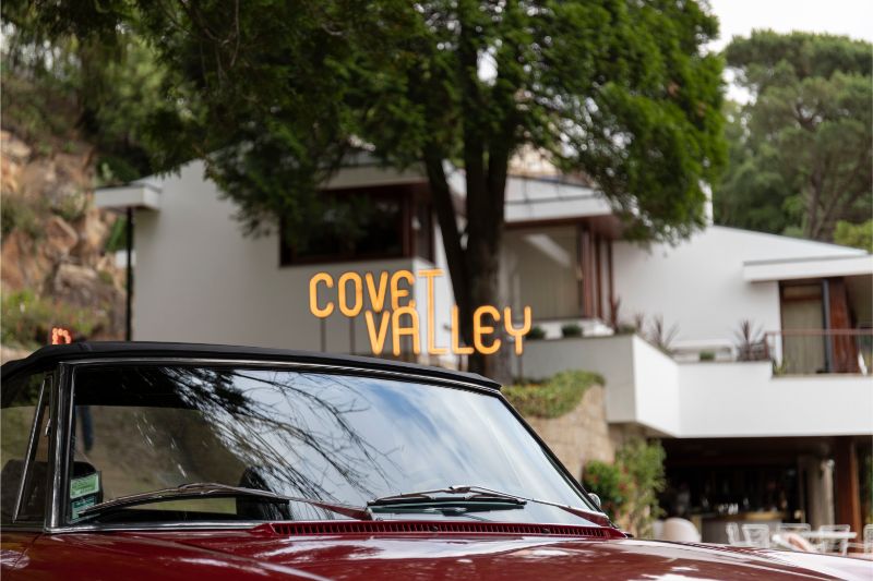 An Unmissable Tour Of The Trendiest Mid-Century Modern Home In Porto_1 mid-century modern home An Unmissable Tour Of The Trendiest Mid-Century Modern Home In Porto An Unmissable Tour Of The Trendiest Mid Century Modern Home In Porto 1