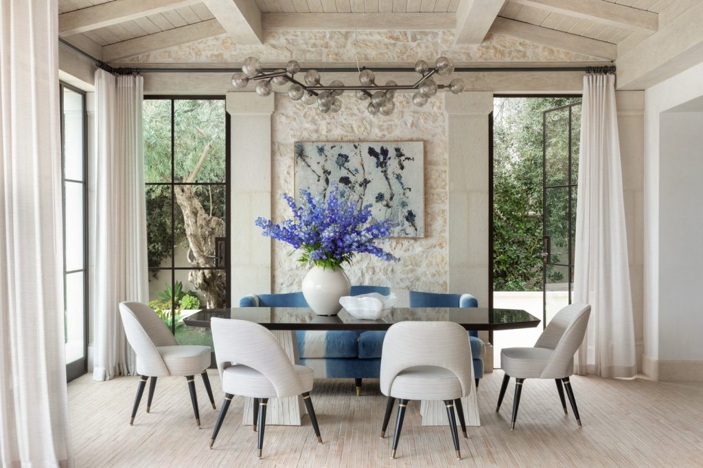 TIMELESS LIVING ROOM DESIGN WITH LUXURY FURNISHINGS – Room by Room